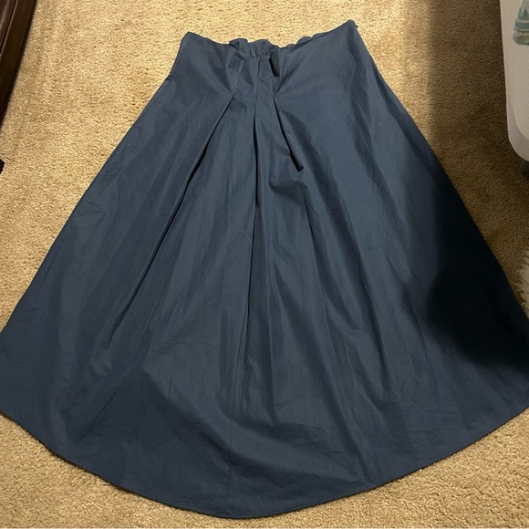 Zara elegant asymmetrical skirt - Picture 1 of 9
